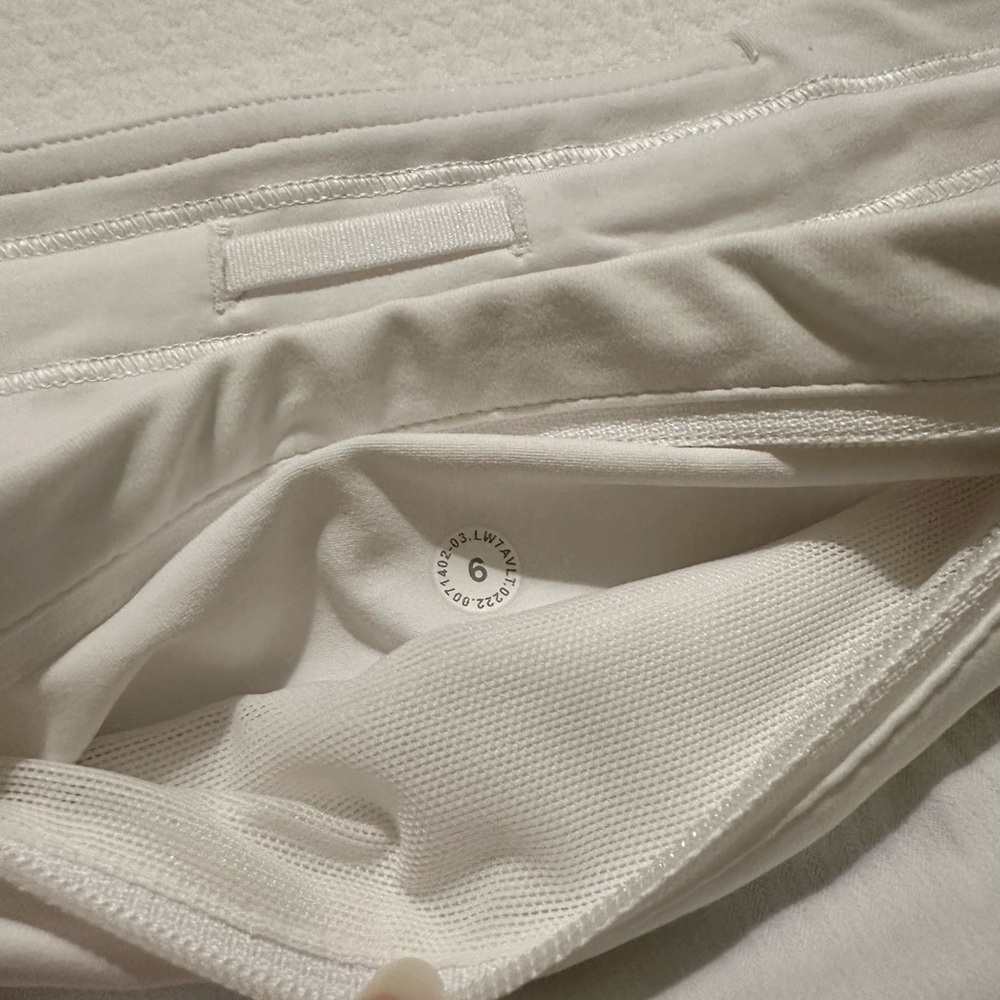 Lululemon Speed Up Short Long *4" - White SZ 6 - Picture 6 of 7